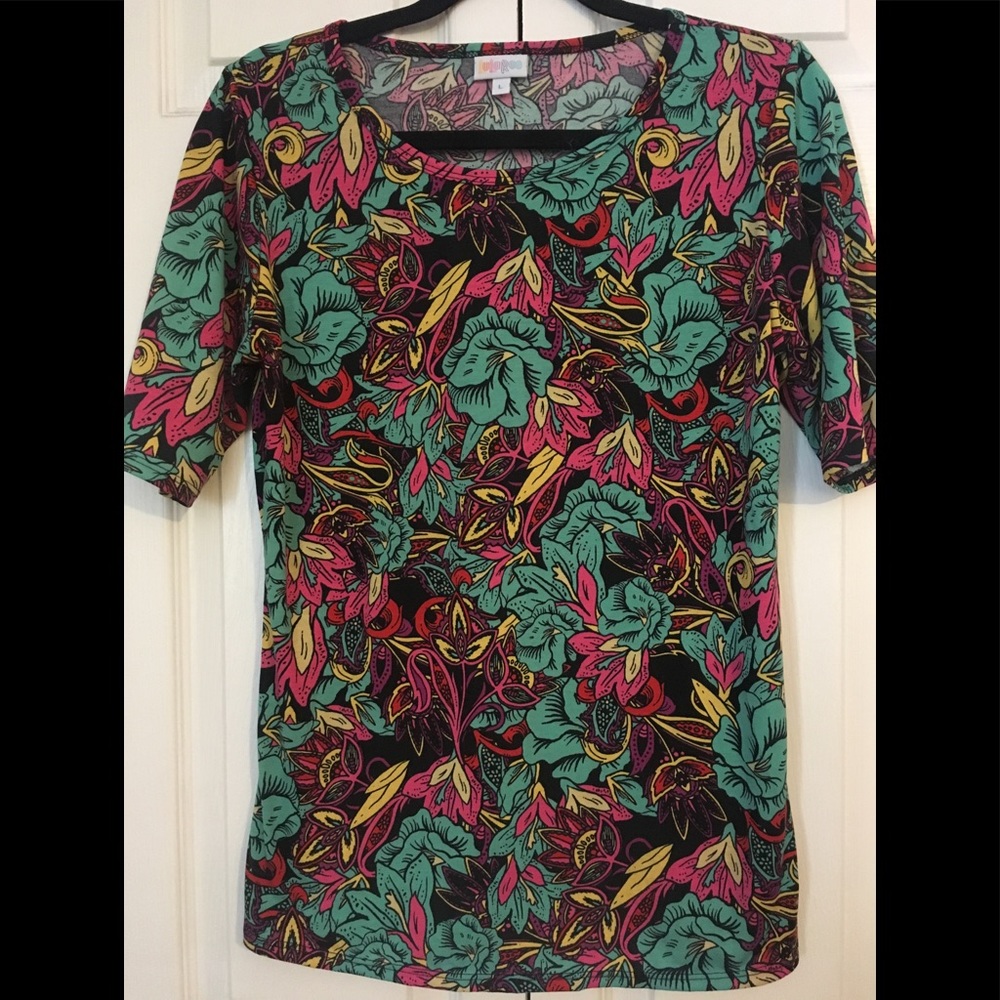 Gigi Top by LuLaRoe
